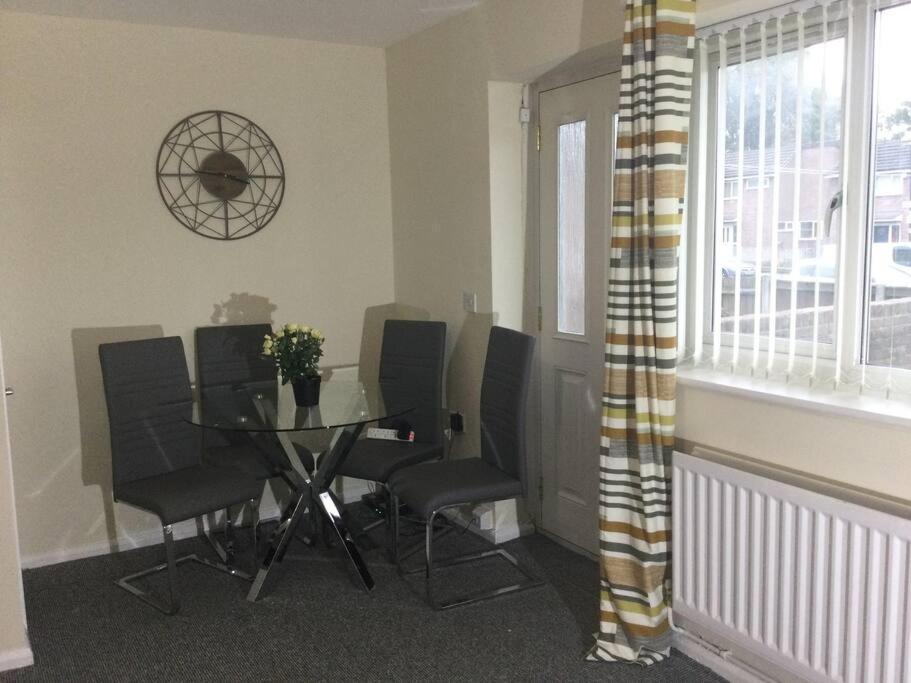 Nice Residential Within Easy Reach Of Town Manchester Kültér fotó